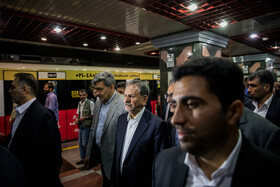  اسحاق جهانگیری، معاون اول رییس جمهور در مسیر بازگشت از خط تولید واگن سازی آلومینیومی متروی تهران