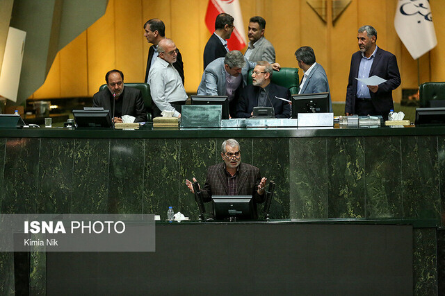 کوهکن: نمایندگان به وظایف قانونی خود عمل نمی‌کنند