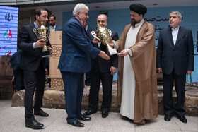 نشست صمیمی پیشکسوتان ورزش ایران با سید حسن خمینی