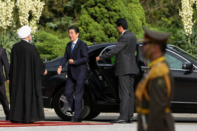 استقبال رسمی رییس جمهور کشورمان، حسن روحانی از شینزوآبه، نخست‌وزیر ژاپن