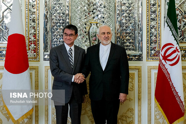 ظریف: برای رفاه مردم خود راههایی خواهیم یافت/ تارو کونو: ادامه تنشها به همه آسیب میزند ظریف: برای رفاه مردم خود راههایی خواهیم یافت/ تارو کونو: ادامه تنشها به همه آسیب میزند