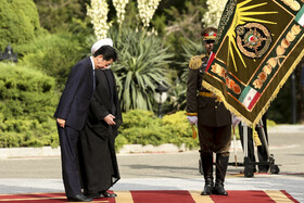 استقبال رسمی روحانی از نخست‌وزیر ژاپن