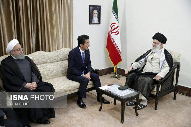 دیدار آبه با مقام رهبری ایران در فضایی گرم برگزار شد