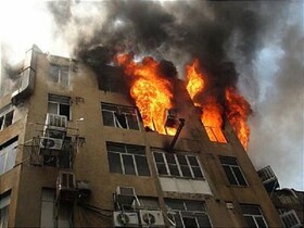 آتش سوزی یک ساختمان مسکونی در خیابان نیلوفر