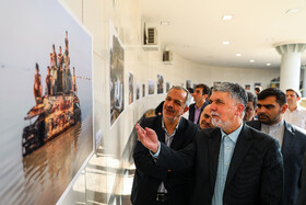 افتتاح نمایشگاه «خانه‌ای که سیل برد، مهری که سیل آورد» در ایوان انتظار متروی میدان ولیعصر (عج)