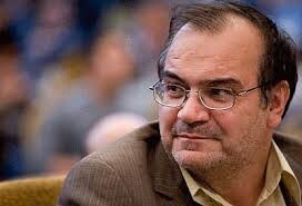 دانشگاه محل سیاسی‌بازی و سکوی سقوط و پرواز کسی نیست