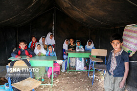 انتقال هوایی مدرسه چادری عشایری به مناطق صعب‌العبور ایذه