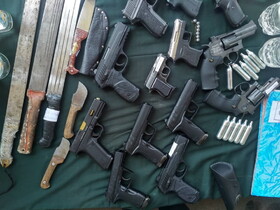 انهدام باند قاچاق سلاح در لرستان/ کشف ۱۶۳ قبضه سلاح و دستگیری ۱۵ نفر