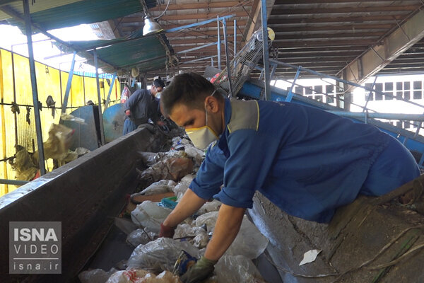 ویدئو / کوه زباله‌ها در «آرادکوه»