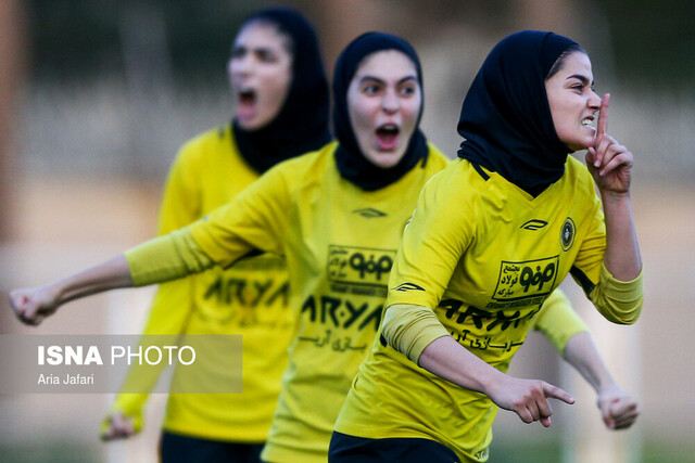 ملی‌پوش فوتبال زنان: مدیران فدراسیون تمام زحمات ما را به باد دادند