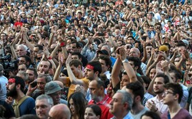 گرجستانی‌ها به تظاهرات علیه میلیاردر با نفوذ نزدیک به روسیه ادامه می‌دهند