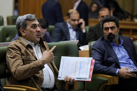 پیروز حناچی، شهردار تهران در جلسه شورای شهر