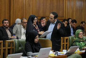 آرش میلانی و زهرا صدراعظم نوری در جلسه شورای شهر با حضور شهردار تهران