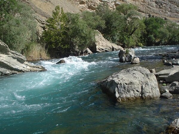 در کنار رودخانه ها اتراق نکنید