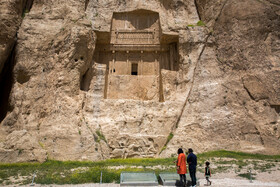 کتیبه شاپور یکم بر دیوار ساختمان کعبه زرتشت در «نقش رستم» کنده شده‌است.