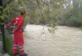 غرق شدن جوان ۲۰ ساله در رودخانه کرج