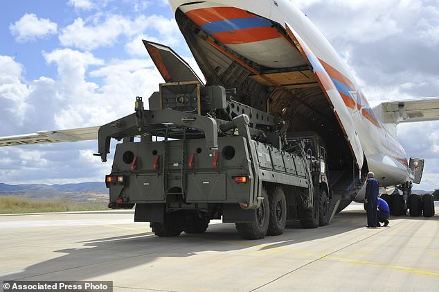 ورود پنجمین محموله قطعات سامانه موشکی اس-400 به ترکیه