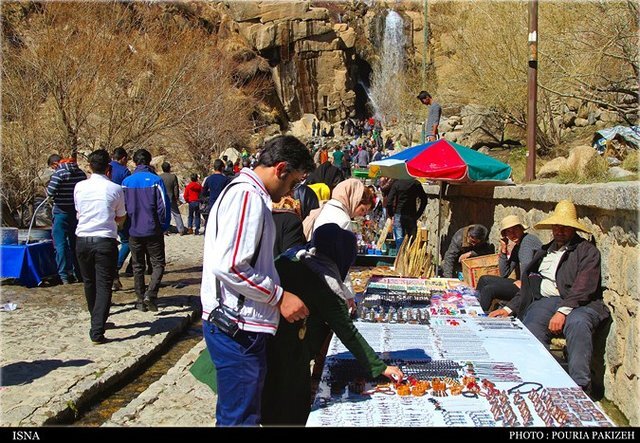 جمع‌آوری دستفروشان و تعطیلی برخی اصناف در زاهدان