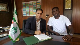 ذوب‌آهن یک مدافع نیجریه‌ای جذب کرد