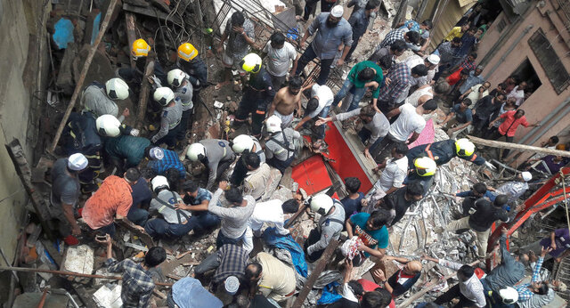 حبس شدن بیش از ۴۰ نفر در زیر آوار ساختمانی در هند
