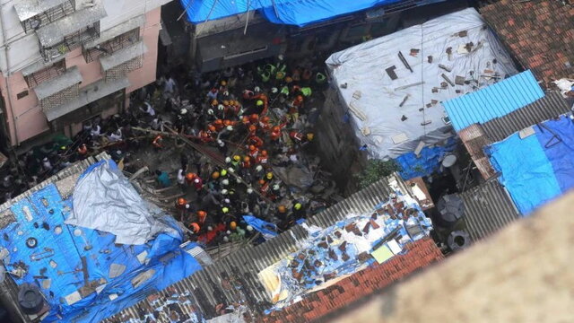 ریزش ساختمان در حومه «بمبئی»/ ۵ زخمی از زیر آوار نجات یافتند