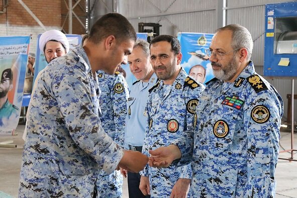 بازدید فرمانده نیروی هوایی ارتش از اردوگاه تابستانی کوشک نصرت