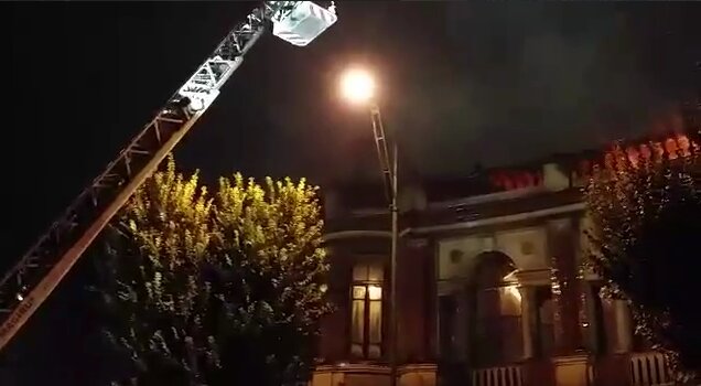 آتش‌سوزی در میدان حسن‌آباد تهران + ویدئو
