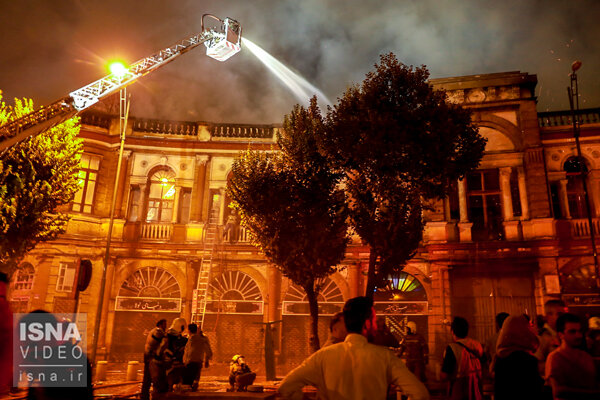 ویدئو / آتش‌سوزی در میدان تاریخی حسن‌آباد