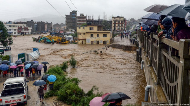 هزاران آواره در سیلاب‌های مرگبار نپال