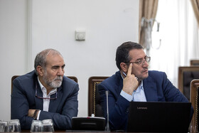 رضا رحمانی ،وزیر صنعت در جلسه بررسی مسایل مربوط به کارخانه چوب و کاغذ مازندران به ریاست اسحاق جهانگیری، معاون اول رییس جمهوری