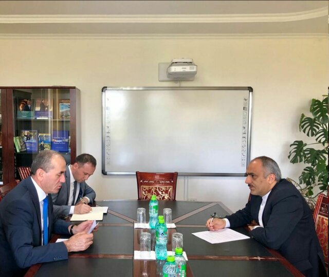 سفیر کشورمان در تاجیکستان با وزیر انرژی و ذخایر آب این کشور دیدار کرد