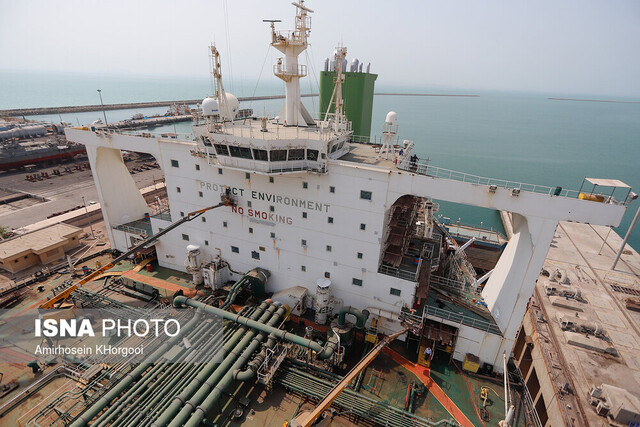 عکس آرشیوی نفت مسروقه به زودی به ایران منتقل میشود