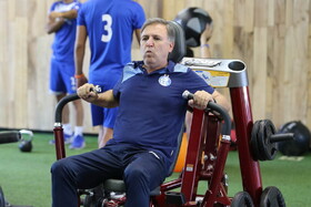 اظهارات زرینچه درباره لباس جنجالی استقلالی‌ها