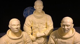 ساخت مجسمه‌ی کَره‌ای از فضانوردان آپولو ۱۱
