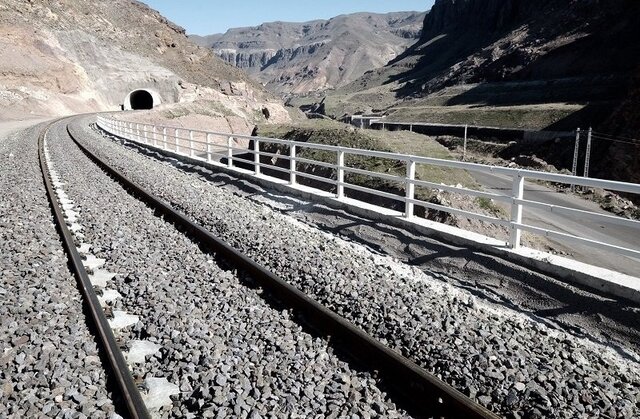 بازگشایی خط راه آهن زاهدان - تهران
