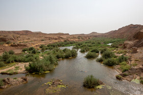 مسیر طبیعی رودخانه قمرود در کنار روستای قمرود به سمت روستای ملک آباد
