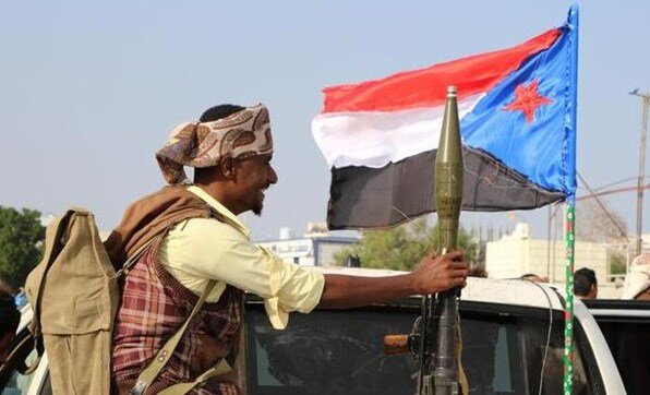 شورای انتقالی جنوب یمن: به دولت هادی پایبندیم اما از مواضعمان عقب‌نشینی نمی‌کنیم