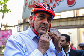 دوچرخه سواری پیروز حناچی، شهردار تهران  به مناسبت روز پزشک