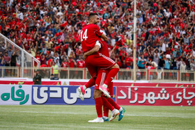 بازی قرمزهای پرطرفدار را تراکتور برد/ دنیزلی مچ کالدرون را خواباند