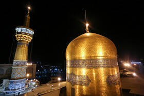 تعویض پرچم گنبد حرم رضوی در آغاز ماه محرم