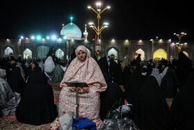 تعویض پرچم گنبد حرم رضوی در آغاز ماه محرم