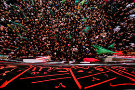 ظهر عاشورا در حرم اباعبدالله الحسین(ع)