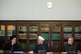 علی لاریجانی،حسن روحانی و ابراهیم رییسی در جلسه شورای عالی اقتصادی با حضور سران قوا