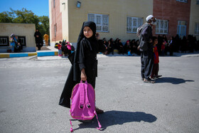 توزیع لوازم التحریر در مناطق محروم« مشهد»