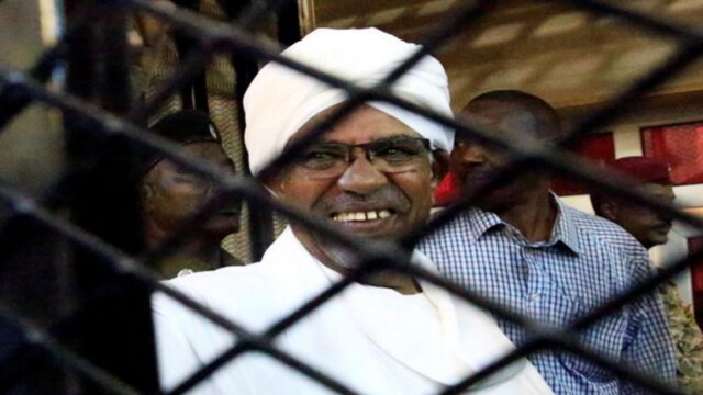 آغاز جلسه محاکمه عمر البشیر به اتهام فساد