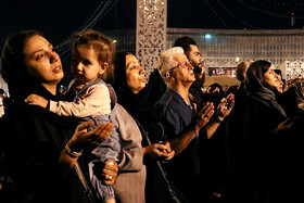 همزمان با سالروز شهادت «حضرت رقیه(س)» مراسم بزرگ‌ترین سفره نذری حضرت رقیه (س) در میدان امام حسین برگزار شد