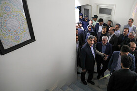 بازدید پیروزحناچی شهردار تهران از خانه موزه "لرزاده"