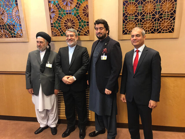 وزیر کشور: جامعه جهانی باید به مسئولیت خود در قبال پناهندگان عمل کند کمیساریای عالی پناهندگان