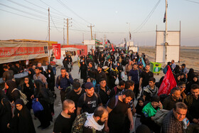 عبور زائران اربعین حسینی از مرز شلمچه