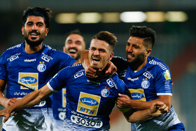 دیدار فوتبال تیمهای استقلال و فجر سپاسی